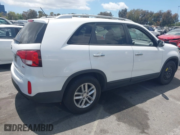 2015 Kia Sorento LX with VIN 5XYKT4A66FG657883, listed as a IAAI auction lot 42251180 with 216,932 mi miles and . Bid and sale history available at DreamBid. Image 4.