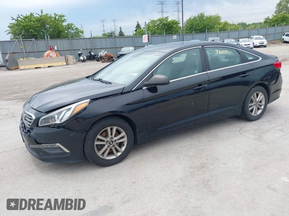 2015 Hyundai Sonata SE z VIN 5NPE24AF0FH058504, wystawiony jako IAAI lot #42354602 z przebiegiem 194 470 mil mil oraz . Historia ofert i sprzedaży dostępna na DreamBid. Obrazek 2.