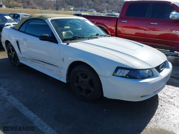 2003 Ford Mustang Deluxe with VIN 1FAFP44483F401233, listed as a IAAI auction lot 41419562 with NaN miles. Bid and sale history available at carsss.com. Image 1.