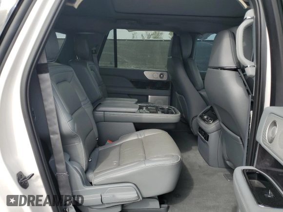 2019 Lincoln Navigator Reserve с VIN 5LMJJ3LT0KEL12472, выставлен на аукционе Copart как лот 45756865 с пробегом 111 994 миль миль и На запчасти • Non repairable. История ставок и продаж доступна на DreamBid. Изображение 11.