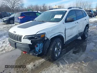 2019 Jeep Cherokee Trailhawk Elite with VIN 1C4PJMBX0KD315275, listed as a IAAI auction lot 41630464 with 94,558 mi miles. Bid and sale history available at carsss.com. Image 17.
