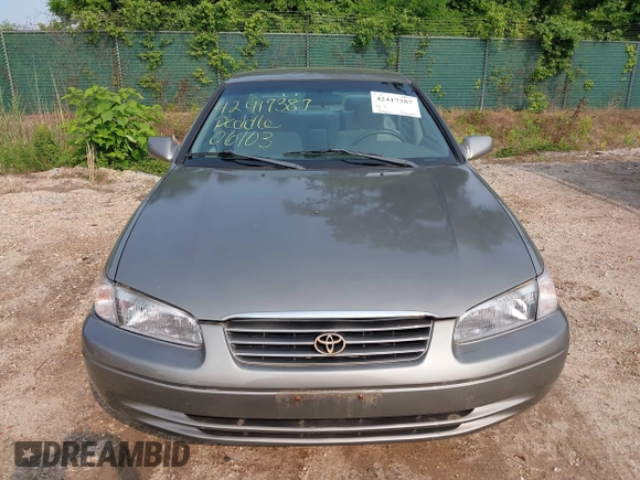 1998 Toyota Camry LE z VIN 4T1BG22K8WU330576, wystawiony jako IAAI lot #42417387 z przebiegiem 99 861 mil mil oraz . Historia ofert i sprzedaży dostępna na DreamBid. Obrazek 6.
