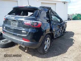 2023 Jeep Compass Latitude with VIN 3C4NJDBN9PT514039, listed as a IAAI auction lot 41852124 with 28,685 mi miles and . Bid and sale history available at DreamBid. Image 4.