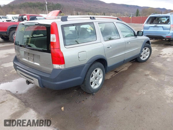 2005 Volvo XC70 with VIN YV1SZ592251196728, listed as a IAAI auction lot 41911635 with 140,228 mi miles and . Bid and sale history available at DreamBid. Image 4.