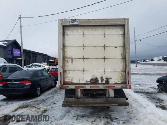 2019 GMC Savana z VIN 7GZ07SFG1KN003218, wystawiony jako Copart lot #84340584 z przebiegiem 383 500 mil mil oraz Szkody całkowita. Historia ofert i sprzedaży dostępna na DreamBid. Obrazek 6.