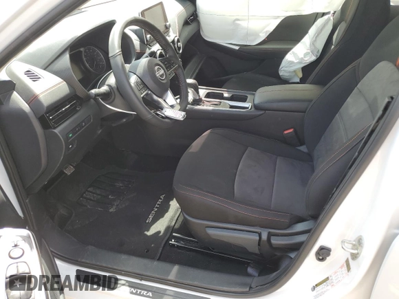 2024 Nissan Sentra SR z VIN 3N1AB8DV9RY388659, wystawiony jako Copart lot #56790005 z przebiegiem 5 354 mil mil oraz Szkoda całkowita • Salvage title. Historia ofert i sprzedaży dostępna na DreamBid. Obrazek 7.