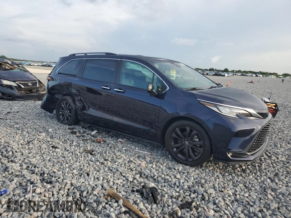 2022 Toyota Sienna XSE with VIN 5TDXRKEC6NS103883, listed as a Copart auction lot 58662275 with 109,172 mi miles and Salvage title. Bid and sale history available at DreamBid. Image 4.