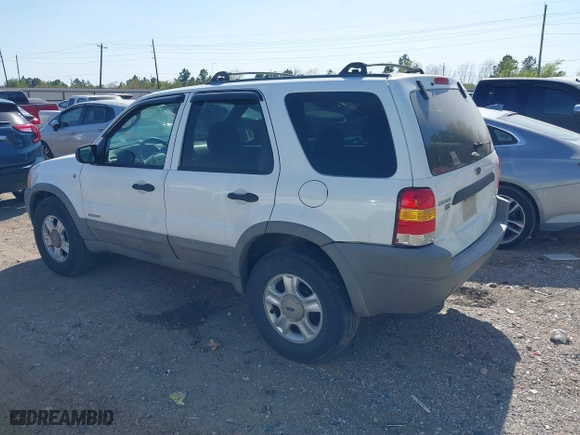 2002 Ford Escape XLT Choice with VIN 1FMYU03122KD33637, listed as a IAAI auction lot 41862269 with 275,583 mi miles. Bid and sale history available at carsss.com. Image 3.