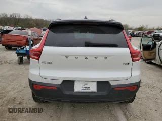 2022 Volvo XC40 R-Design с VIN YV4162UM1N2648449, выставлен на аукционе Copart как лот 52323025 с пробегом 34 574 миль миль и Списание • Salvage title. История ставок и продаж доступна на DreamBid. Изображение 6.