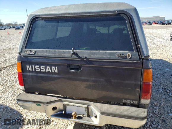1995 Nissan Frontier XE z VIN 1N6HD16S6SC450675, wystawiony jako Copart lot #88047365 z przebiegiem 193 820 mil mil oraz Czysty tytuł • Clean title. Historia ofert i sprzedaży dostępna na DreamBid. Obrazek 6.