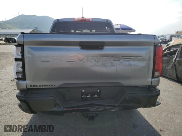 2024 Chevrolet Colorado 4WD Z71 with VIN 1GCPTDEK4R1191193, listed as a Copart auction lot 50992225 with 5,733 mi miles and Salvage Title. Bid and sale history available at carsss.com. Image 6.