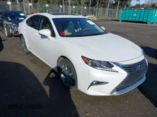 2018 Lexus ES with VIN JTHBW1GG7J2190299, listed as a IAAI auction lot 41858687 with 62,933 mi miles. Bid and sale history available at carsss.com. Image 1.