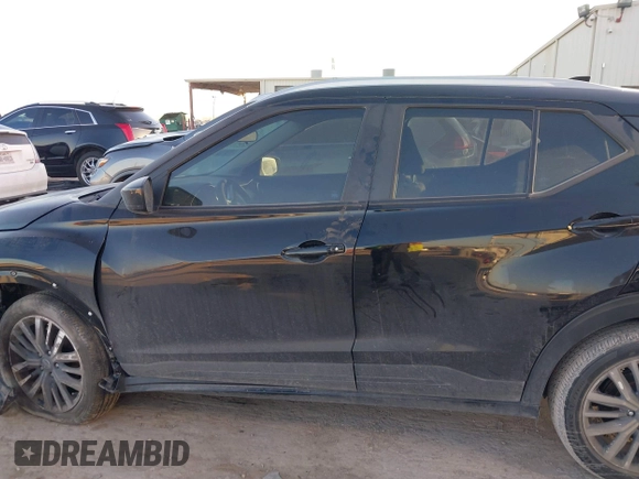2021 Nissan Kicks SV with VIN 3N1CP5CV2ML562636, listed as a IAAI auction lot 41743228 with 38,505 mi miles. Bid and sale history available at carsss.com. Image 15.