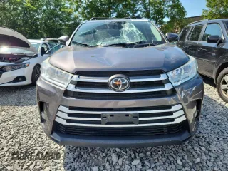 2017 Toyota Highlander XLE with VIN 5TDJZRFH7HS468912, listed as a Copart auction lot 62821955 with 79,331 mi miles and Salvage title. Bid and sale history available at DreamBid. Image 5.