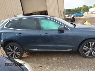 2022 Volvo XC60 Inscription with VIN YV4L12DL2N1905235, listed as a IAAI auction lot 42384130 with 44,727 mi miles and . Bid and sale history available at DreamBid. Image 13.