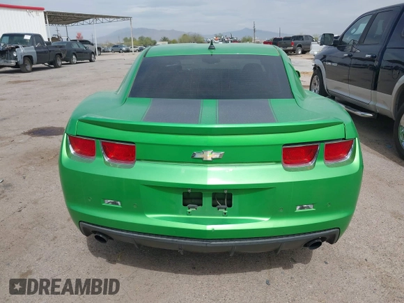 2010 Chevrolet Camaro 1LT z VIN 2G1FF1EVXA9224654, wystawiony jako IAAI lot #42251472 z przebiegiem 178 658 mil mil oraz . Historia ofert i sprzedaży dostępna na DreamBid. Obrazek 16.