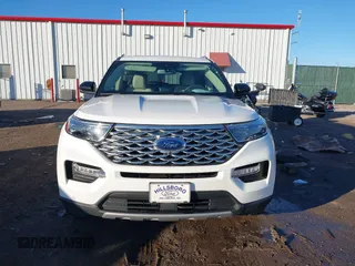 2022 Ford Explorer Platinum with VIN 1FM5K8HC8NGA33268, listed as a IAAI auction lot 41456814 with 47,700 mi miles. Bid and sale history available at carsss.com. Image 12.