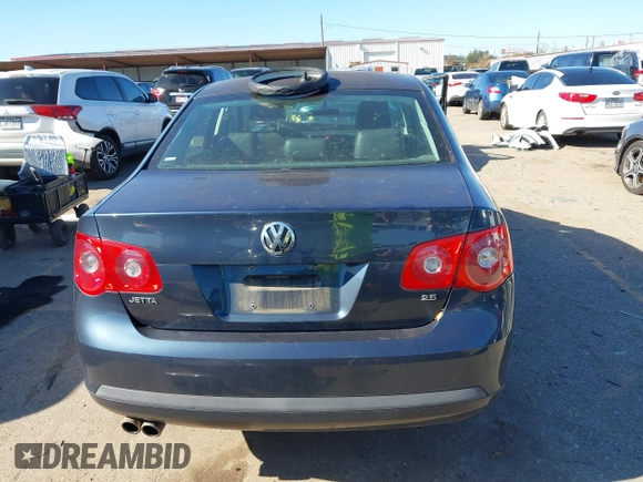 2007 Volkswagen Jetta 2.5 with VIN 3VWSF71K57M097684, listed as a IAAI auction lot 41215438 with 191,389 mi miles and . Bid and sale history available at DreamBid. Image 17.