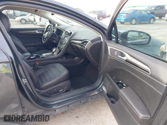 2015 Ford Fusion SE with VIN 3FA6P0HD3FR113551, listed as a IAAI auction lot 41871920 with 69,910 mi miles. Bid and sale history available at carsss.com. Image 5.