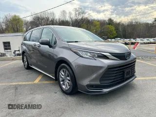 2022 Toyota Sienna LE z VIN 5TDKSKFC5NS060442, wystawiony jako Copart lot #54829285 z przebiegiem 156 862 mil mil oraz Czysty tytuł • Clean title. Historia ofert i sprzedaży dostępna na DreamBid. Obrazek 4.