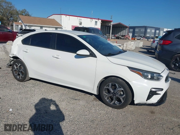 2021 Kia Forte FE with VIN 3KPF24AD3ME268468, listed as a IAAI auction lot 41786616 with 60,041 mi miles. Bid and sale history available at carsss.com. Image 1.