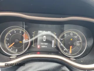 2017 Jeep Cherokee Altitude z VIN 1C4PJLAS4HW617469, wystawiony jako Copart lot #81541854 z przebiegiem 126 325 mil mil oraz Szkoda całkowita • Salvage title. Historia ofert i sprzedaży dostępna na DreamBid. Obrazek 9.