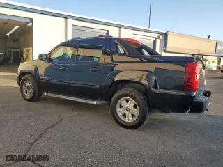 2011 Chevrolet Avalanche LT with VIN 3GNTKFE3XBG393895, listed as a Copart auction lot 77356884 with 187,213 mi miles and Clean Title. Bid and sale history available at carsss.com. Image 2.