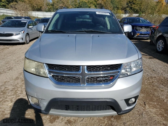 2014 Dodge Journey SXT with VIN 3C4PDCBG2ET149552, listed as a Copart auction lot 76326984 with 221,000 mi miles and Clean Title. Bid and sale history available at carsss.com. Image 5.