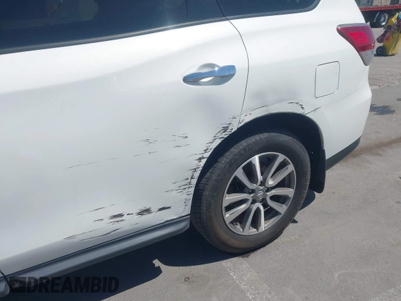 2013 Nissan Pathfinder SV with VIN 5N1AR2MN2DC657541, listed as a IAAI auction lot 41905930 with 311,578 mi miles. Bid and sale history available at carsss.com. Image 18.