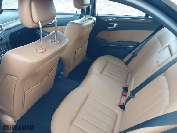 2013 Mercedes-Benz E-Class E 350 Luxury with VIN WDDHF5KB2DA715641, listed as a IAAI auction lot 41598326 with 89,060 mi miles. Bid and sale history available at carsss.com. Image 8.