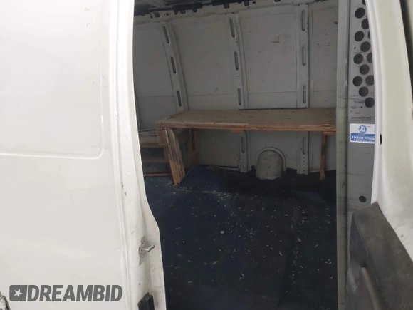 2011 Chevrolet Express Cargo z VIN 1GCWGFCA0B1161104, wystawiony jako IAAI lot #41907374 z przebiegiem 177 883 mil mil oraz . Historia ofert i sprzedaży dostępna na DreamBid. Obrazek 8.