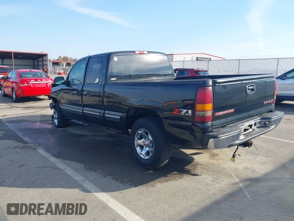 2002 Chevrolet Silverado 1500 LT with VIN 1GCEK19T52E262279, listed as a IAAI auction lot 40711298 with 251,098 mi miles. Bid and sale history available at carsss.com. Image 3.