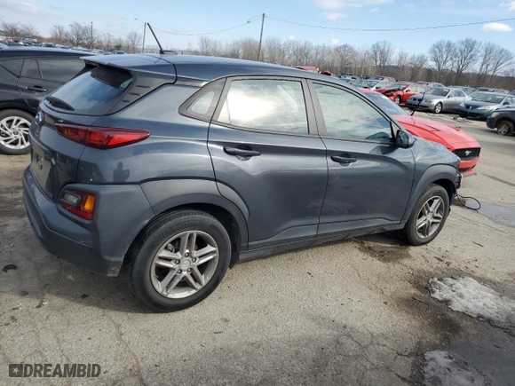 2020 Hyundai Kona SE with VIN KM8K12AAXLU447338, listed as a Copart auction lot 87731175 with 64,192 mi miles and Salvage Title. Bid and sale history available at carsss.com. Image 3.