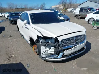 2019 Lincoln Nautilus Select with VIN 2LMPJ6K98KBL53582, listed as a IAAI auction lot 41810210 with 47,462 mi miles. Bid and sale history available at carsss.com. Image 1.