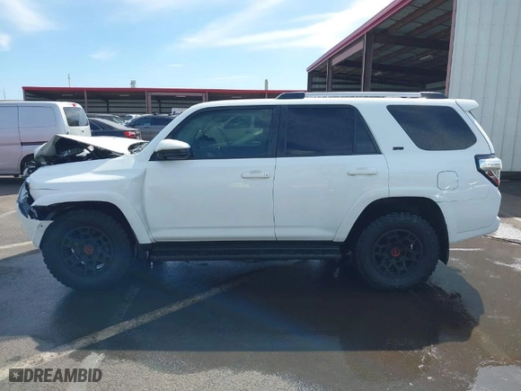 2021 Toyota 4Runner SR5 with VIN JTEEU5JR1M5240621, listed as a IAAI auction lot 41487095 with 37,676 mi miles. Bid and sale history available at carsss.com. Image 15.