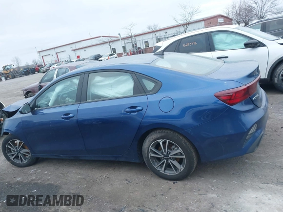 2024 Kia Forte LXS z VIN 3KPF24AD9RE822457, wystawiony jako IAAI lot #41235294 z przebiegiem 5 612 mil mil oraz . Historia ofert i sprzedaży dostępna na DreamBid. Obrazek 14.