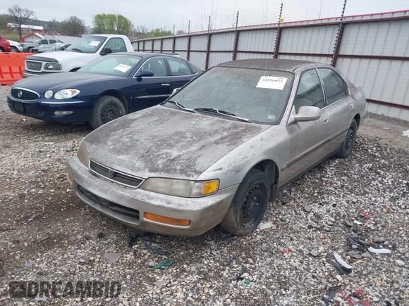 1996 Honda Accord LX with VIN 1HGCD563XTA289338, listed as a IAAI auction lot 41896052 with 221,401 mi miles and . Bid and sale history available at carsss.com. Image 6.