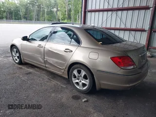 2006 Acura RL z VIN JH4KB16516C010442, wystawiony jako IAAI lot #42646581 z przebiegiem 205 633 mil mil oraz . Historia ofert i sprzedaży dostępna na DreamBid. Obrazek 3.