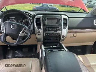 2016 Nissan Titan Platinum Reserve z VIN 1N6BA1F26GN512666, wystawiony jako Copart lot #54364115 z przebiegiem 120 182 mil mil oraz Czysty tytuł • Clean title. Historia ofert i sprzedaży dostępna na DreamBid. Obrazek 9.