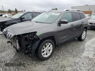 2018 Jeep Cherokee Latitude Plus with VIN 1C4PJMLB4JD591752, listed as a Copart auction lot 48959245 with 101,126 mi miles and Salvage title. Bid and sale history available at DreamBid. Image 1.