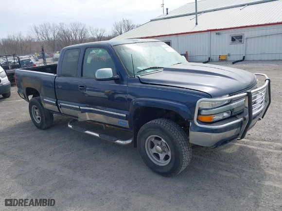 1999 Chevrolet Silverado 1500 LT with VIN 1GCEK19T3XE123498, listed as a IAAI auction lot 41801019 with 213,646 mi miles. Bid and sale history available at carsss.com. Image 1.