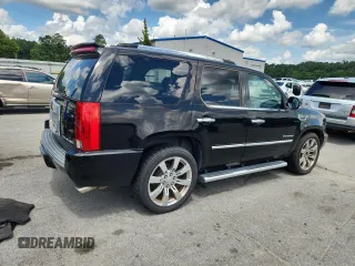 2010 Cadillac Escalade Luxury z VIN 1GYUCBEF9AR249146, wystawiony jako Copart lot #60971125 z przebiegiem 231 158 mil mil oraz Czysty tytuł • Clean title. Historia ofert i sprzedaży dostępna na DreamBid. Obrazek 3.