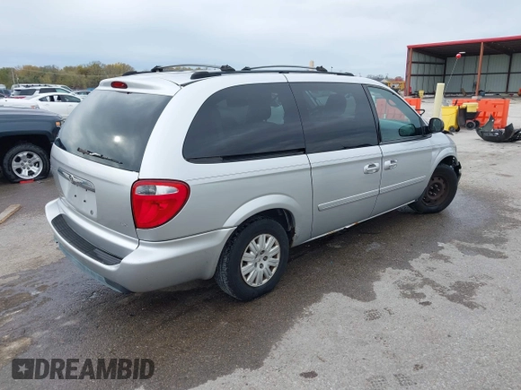 2005 Chrysler Town & Country LX with VIN 2C4GP44R95R307156, listed as a IAAI auction lot 40843940 with Not Provided miles and . Bid and sale history available at DreamBid. Image 4.