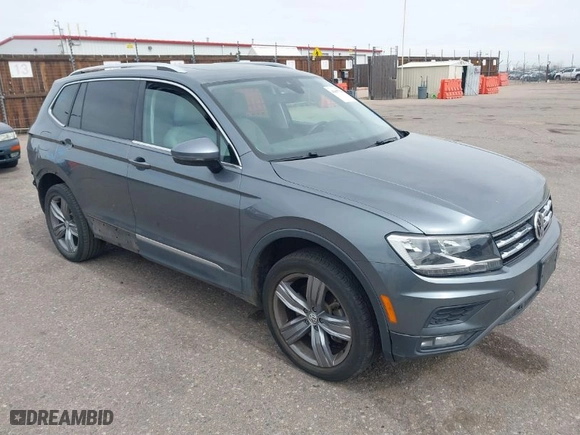 2020 Volkswagen Tiguan SE with VIN 3VV2B7AX3LM103195, listed as a IAAI auction lot 41847710 with 40,782 mi miles. Bid and sale history available at carsss.com. Image 1.