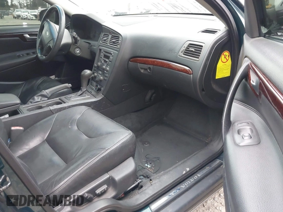 2002 Volvo V70 with VIN YV1SW58D621191782, listed as a IAAI auction lot 41736536 with 216,247 mi miles and . Bid and sale history available at DreamBid. Image 5.