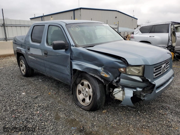 2008 Honda Ridgeline RT with VIN 2HJYK16298H519398, listed as a Copart auction lot 42680605 with 253,348 mi miles and Salvage Title. Bid and sale history available at carsss.com. Image 4.