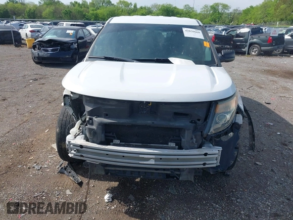 2015 Ford Utility Police Interceptor with VIN 1FM5K8AR0FGC16647, listed as a IAAI auction lot 42039669 with 155,768 mi miles. Bid and sale history available at carsss.com. Image 13.