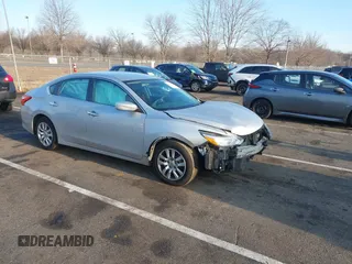 2017 Nissan Altima S z VIN 1N4AL3AP1HN366305, wystawiony jako IAAI lot #41488422 z przebiegiem 186 833 mil mil oraz . Historia ofert i sprzedaży dostępna na DreamBid. Obrazek 1.
