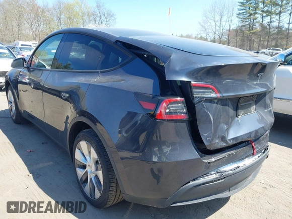 2024 Tesla Model Y Long Range with VIN 7SAYGDEE6RA225161, listed as a IAAI auction lot 42083140 with 28,289 mi miles and . Bid and sale history available at DreamBid. Image 3.
