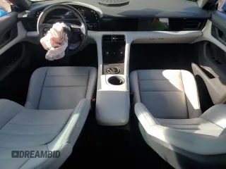 2024 Porsche Taycan z VIN WP0AA2Y17RSA10152, wystawiony jako Copart lot #83117234 z przebiegiem Nie podano mil oraz Szkody całkowita. Historia ofert i sprzedaży dostępna na DreamBid. Obrazek 8.